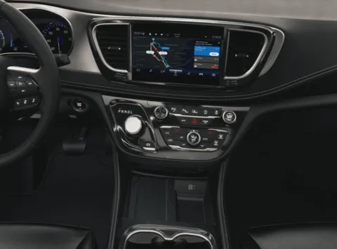 More photos of 2027 Chrysler Pacifica Limited at I-10 Chrysler Dodge Jeep Ram, CA