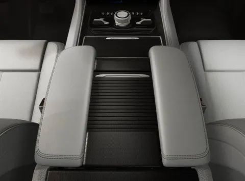 More photos of 2026 Jeep Grand Wagoneer Summit Obsidian 4x4 at I-10 Chrysler Dodge Jeep Ram, CA