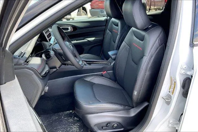 Jeep Compass photo 8