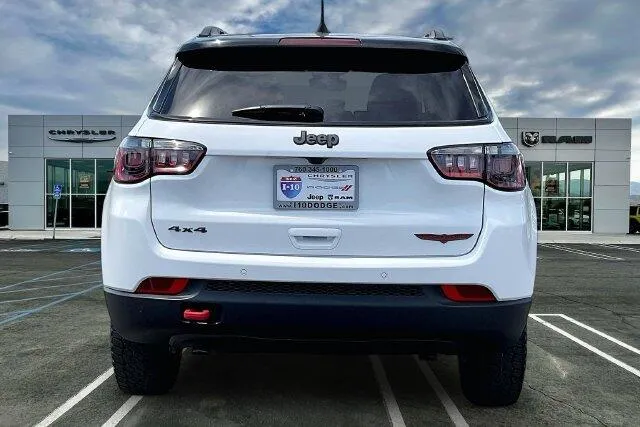 Jeep Compass photo 3