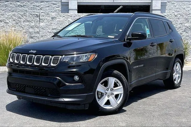 Black 2022 Jeep Compass Latitude for sale in Indio, CA