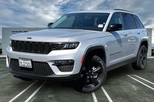 Silver 2023 Jeep Grand Cherokee Limited for sale in Indio, CA