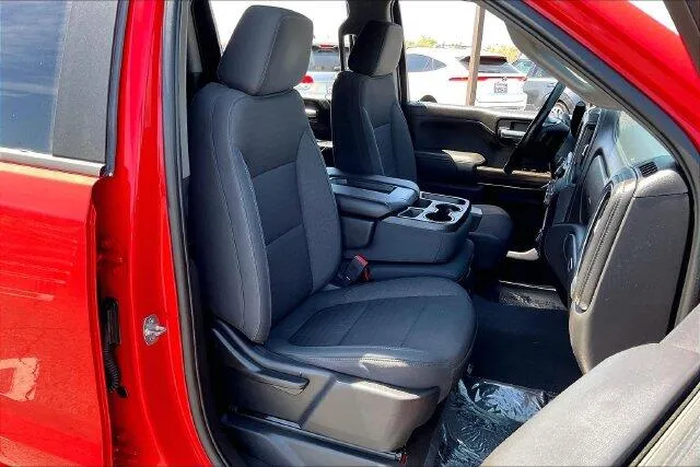 Chevrolet Silverado photo 6