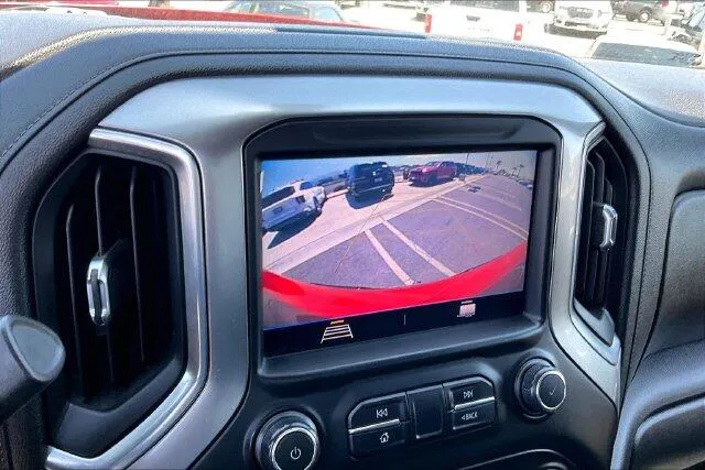 Chevrolet Silverado photo 21