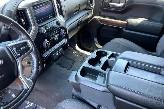 Chevrolet Silverado photo 17