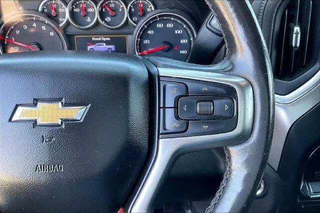 Chevrolet Silverado photo 19