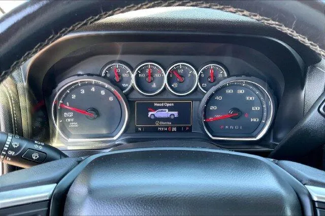 Chevrolet Silverado photo 20