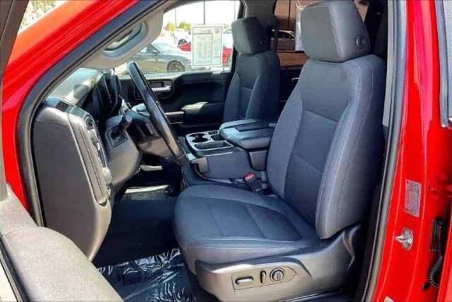 Chevrolet Silverado photo 24