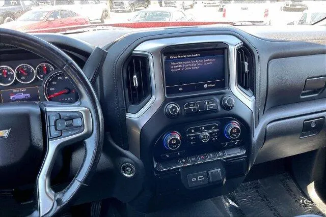 Chevrolet Silverado photo 5