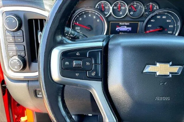 Chevrolet Silverado photo 18