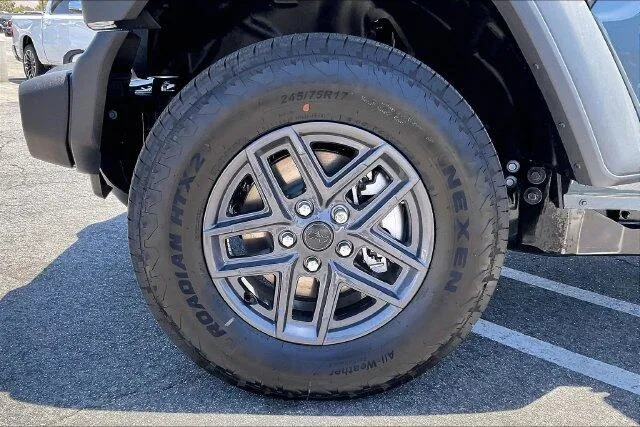 Jeep Wrangler photo 10