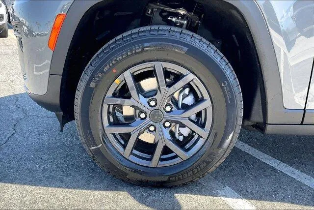 Jeep Grand Cherokee photo 10