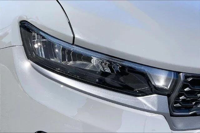 Jeep Grand Cherokee photo 11