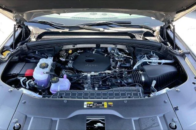 Jeep Grand Cherokee photo 9