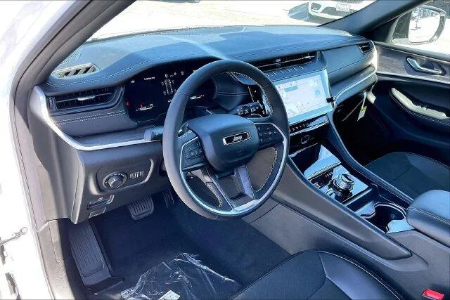 Jeep Grand Cherokee photo 6