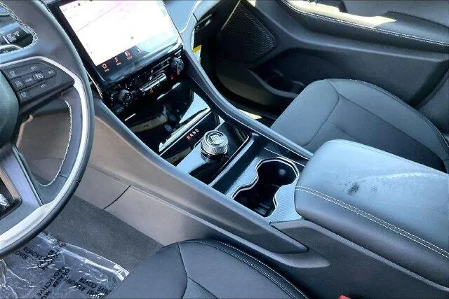 Jeep Grand Cherokee photo 7