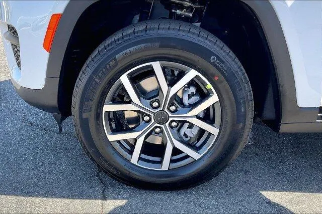 Jeep Grand Cherokee photo 10