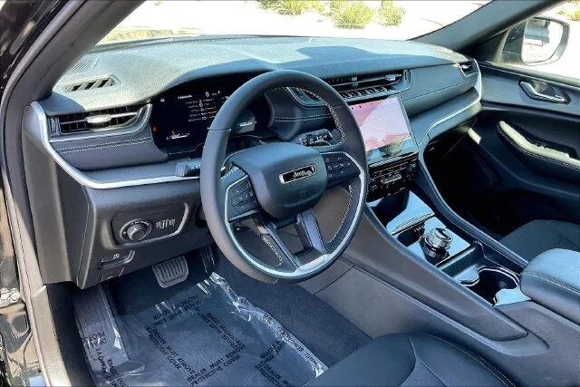 Jeep Grand Cherokee photo 6