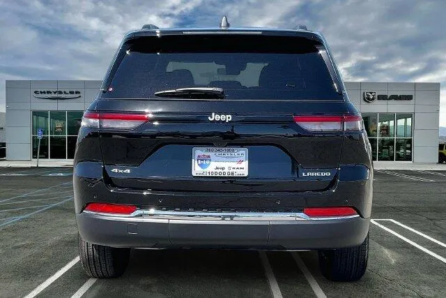 Jeep Grand Cherokee photo 3