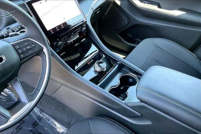 Jeep Grand Cherokee photo 7