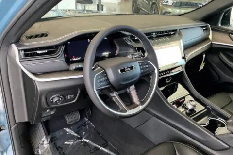 More photos of 2027 Jeep Grand Cherokee Limited 4x4 at I-10 Chrysler Dodge Jeep Ram, CA