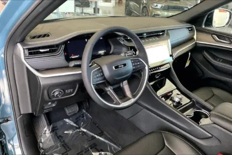 More photos of 2027 Jeep Grand Cherokee Limited 4x4 at I-10 Chrysler Dodge Jeep Ram, CA
