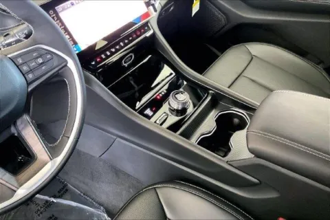 More photos of 2027 Jeep Grand Cherokee Limited 4x4 at I-10 Chrysler Dodge Jeep Ram, CA