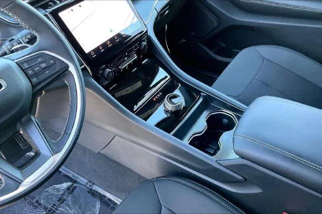 Jeep Grand Cherokee photo 7