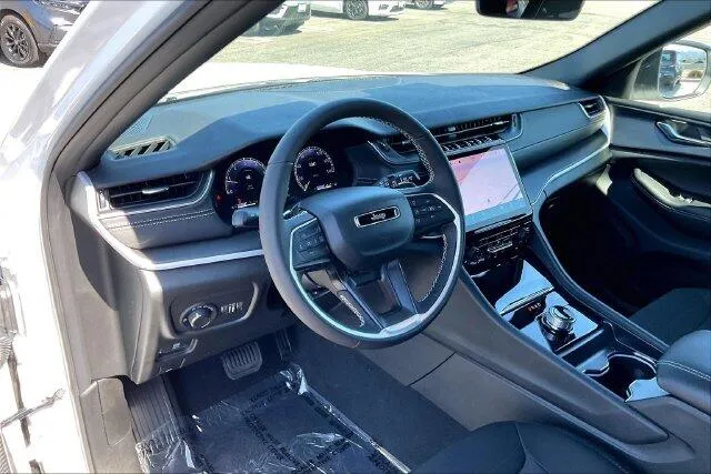 Jeep Grand Cherokee photo 6