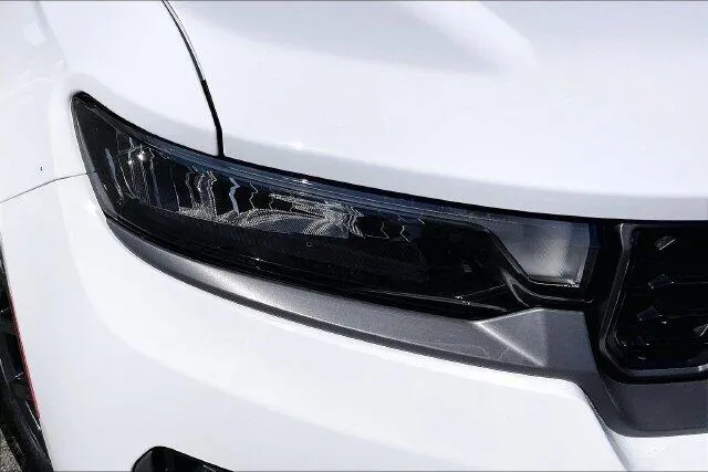 Jeep Grand Cherokee photo 11
