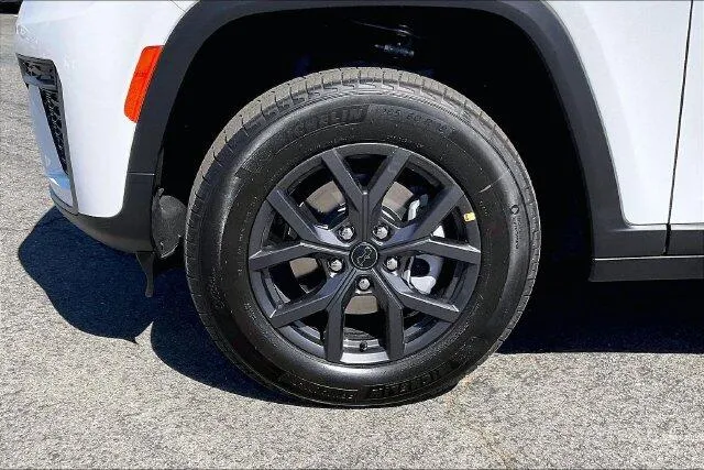 Jeep Grand Cherokee photo 10