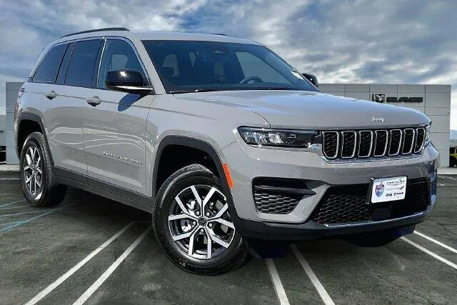 Jeep Grand Cherokee photo 14