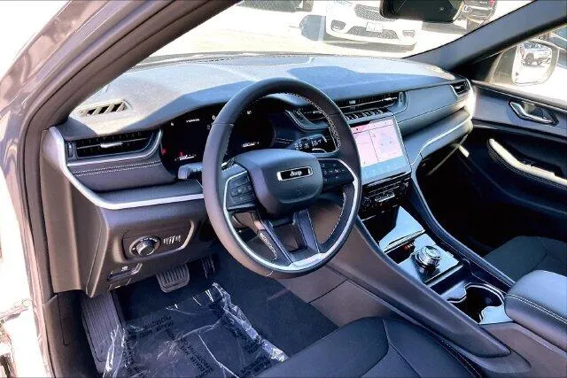 Jeep Grand Cherokee photo 6