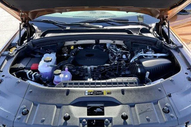 Jeep Grand Cherokee photo 9