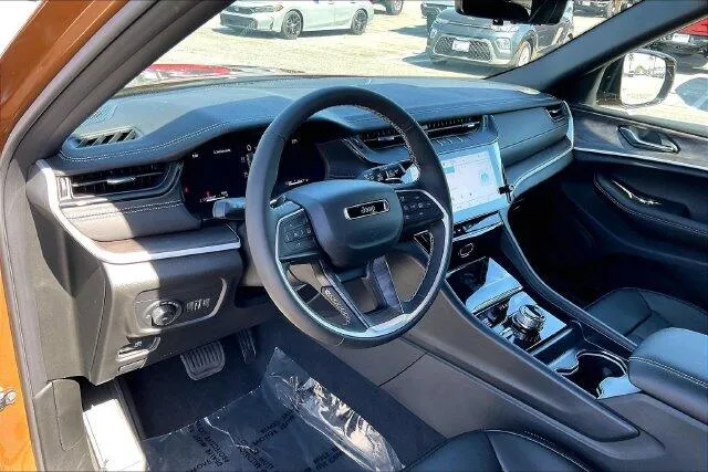 Jeep Grand Cherokee photo 6