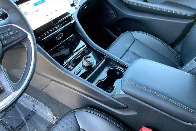 Jeep Grand Cherokee photo 7