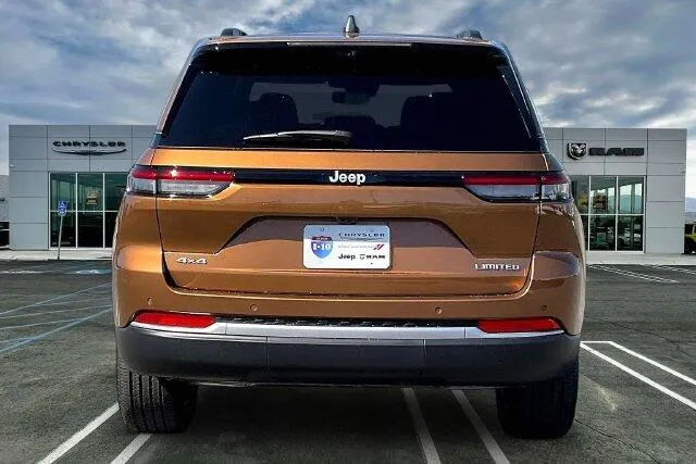 Jeep Grand Cherokee photo 3