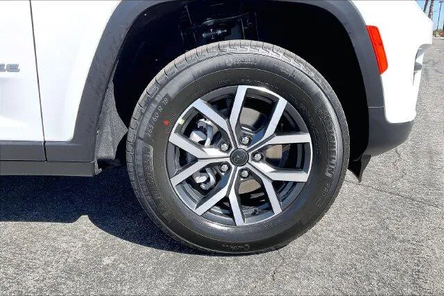 Jeep Grand Cherokee photo 10