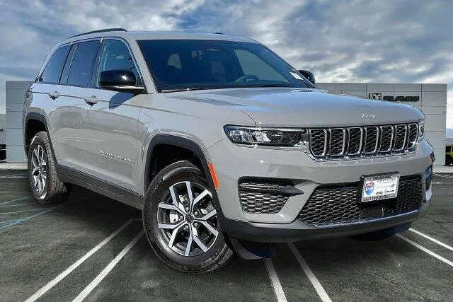 Jeep Grand Cherokee photo 14