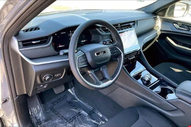 Jeep Grand Cherokee photo 6
