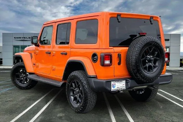 Jeep Wrangler photo 2