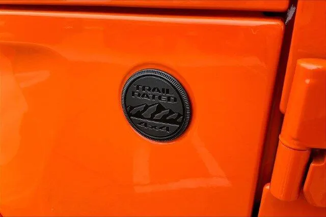 Jeep Wrangler photo 12