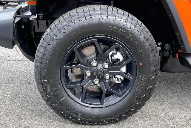 Jeep Wrangler photo 9
