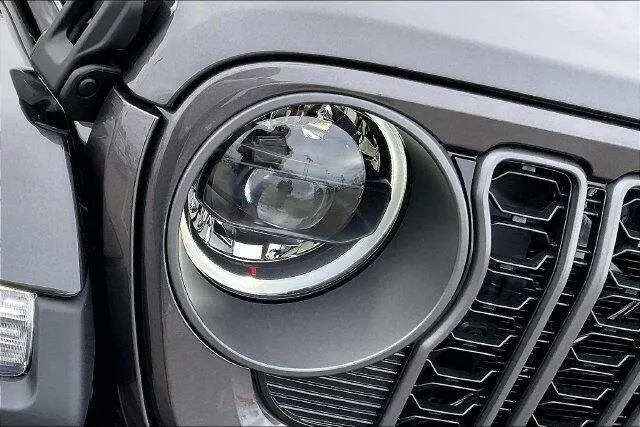 Jeep Wrangler photo 11