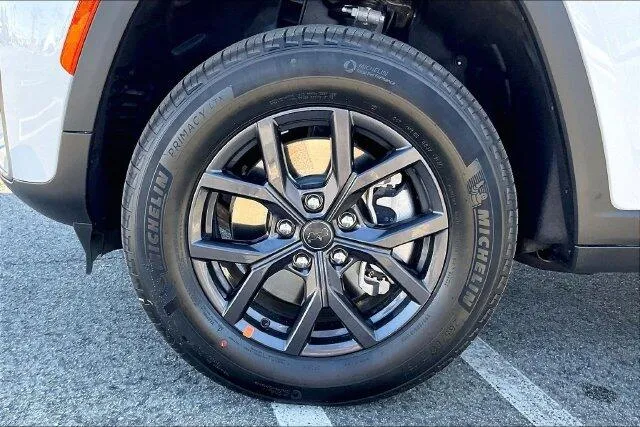 Jeep Grand Cherokee L photo 10