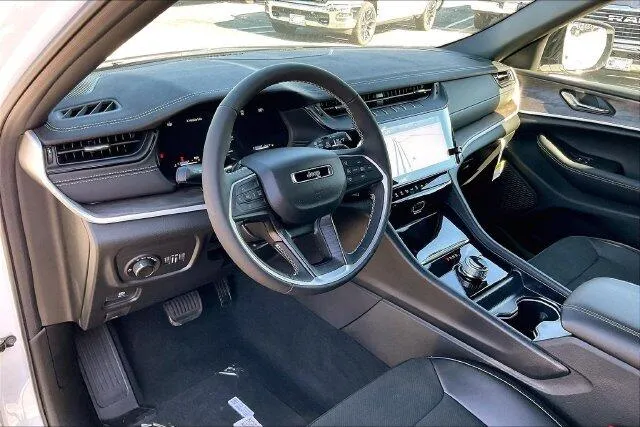 Jeep Grand Cherokee L photo 6