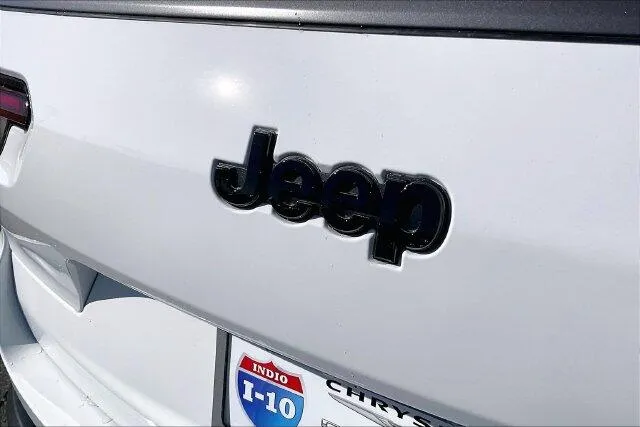 Jeep Grand Cherokee L photo 13