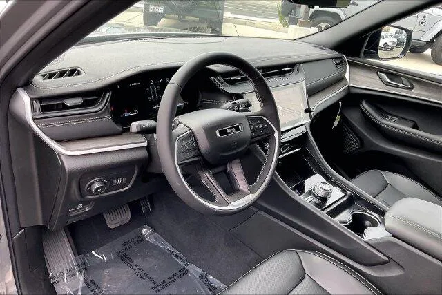 Jeep Grand Cherokee photo 6