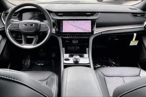More photos of 2027 Jeep Grand Cherokee Limited 4x4 at I-10 Chrysler Dodge Jeep Ram, CA
