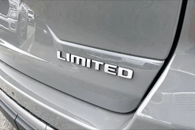 Jeep Grand Cherokee photo 13